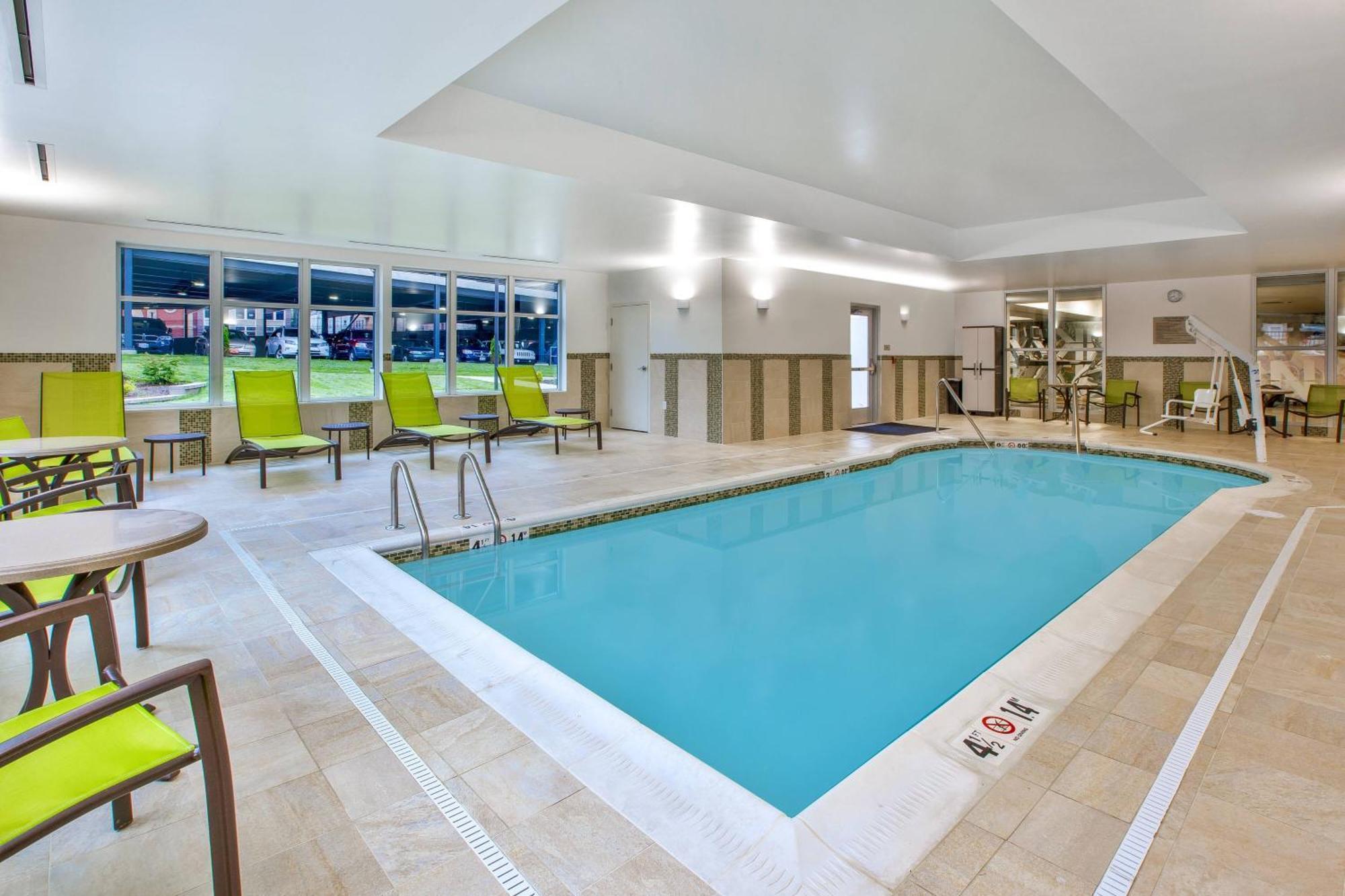 Springhill Suites By Marriott Pittsburgh Butler/Centre City Eksteriør billede